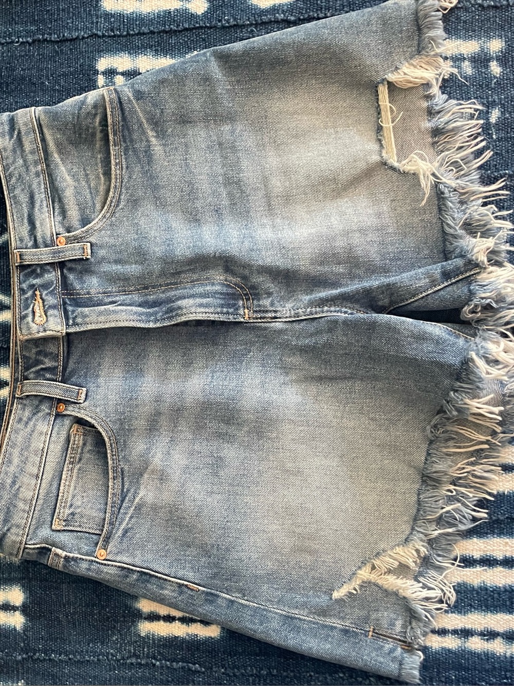 Paige denim dani short size 28 worn once Women's Light Wash Blue Jeans